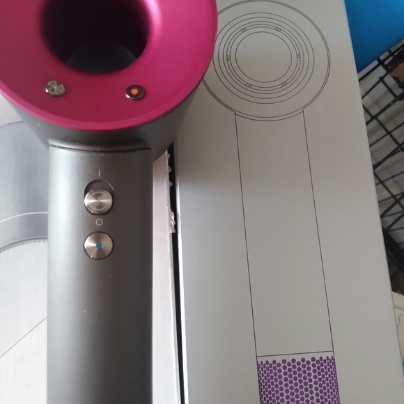 Dyson Supersonic Hair Dryer Fucia - Picture 2 of 5